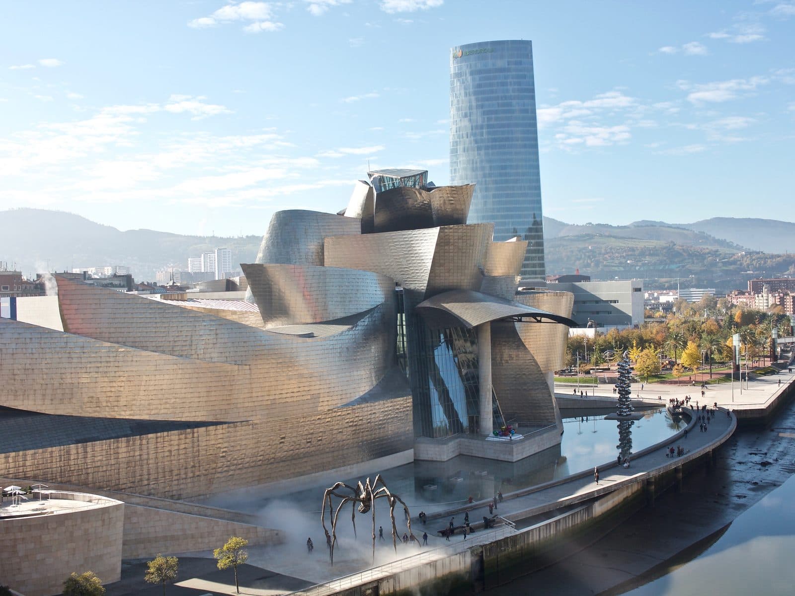 The Guggenheim Museum in Bilbao, included on the softball tour