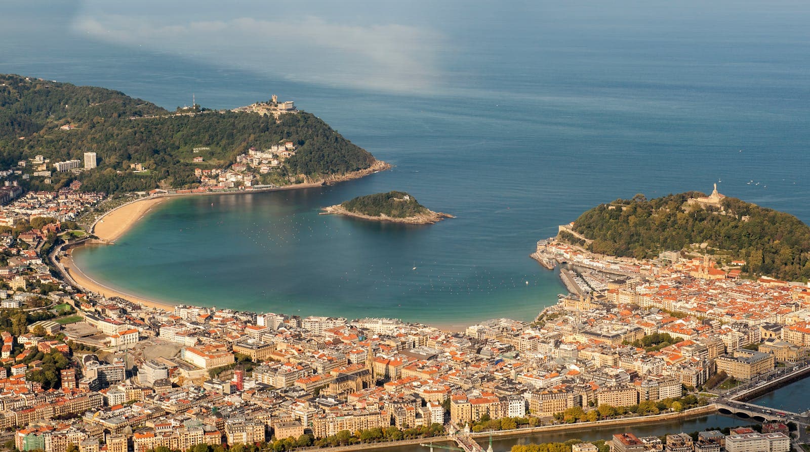 La Concha bay in San Sebastián, the recovery day of the training week