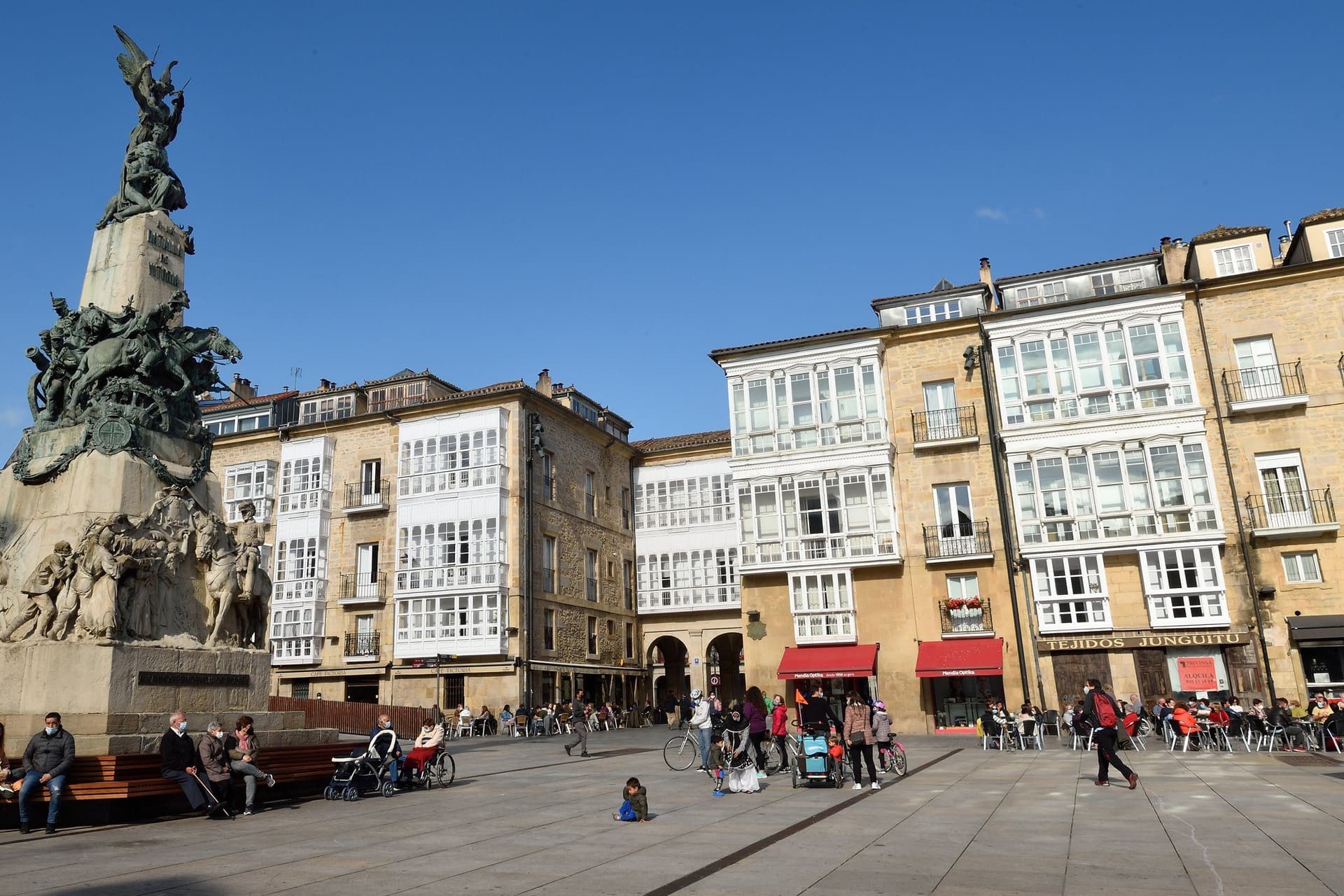 The Plaza de la Virgen Blanca in Vitoria-Gasteiz, the first walk of the program